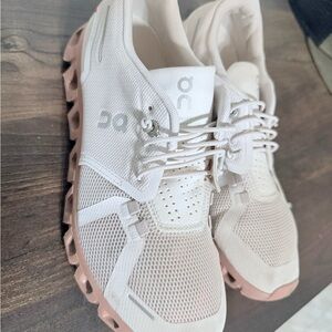 On Running Women's Athletic Shoes in White and Light Pink